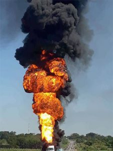 Fuel truck explodes at Iganga Busia road uganda