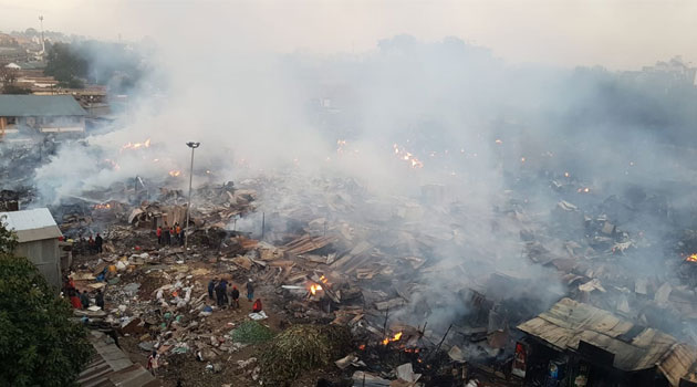 Huge fire destroys section of Toi market – PHOTOS